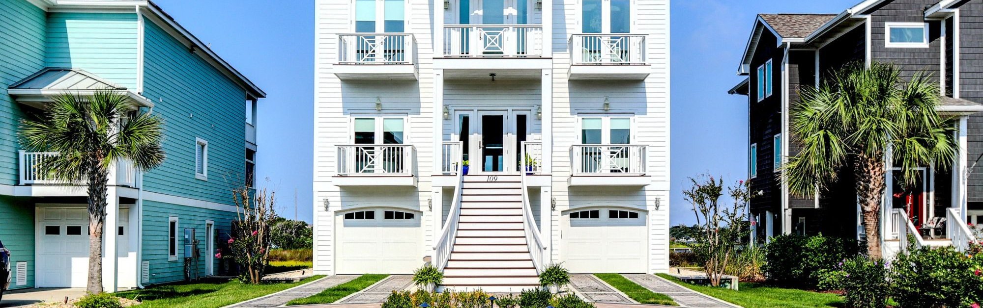 Coral Bay Custom Home by Blue Green Construction