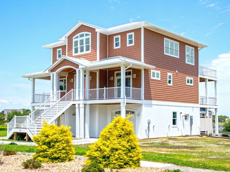 Swansboro Custom Home - photo 2 of 8